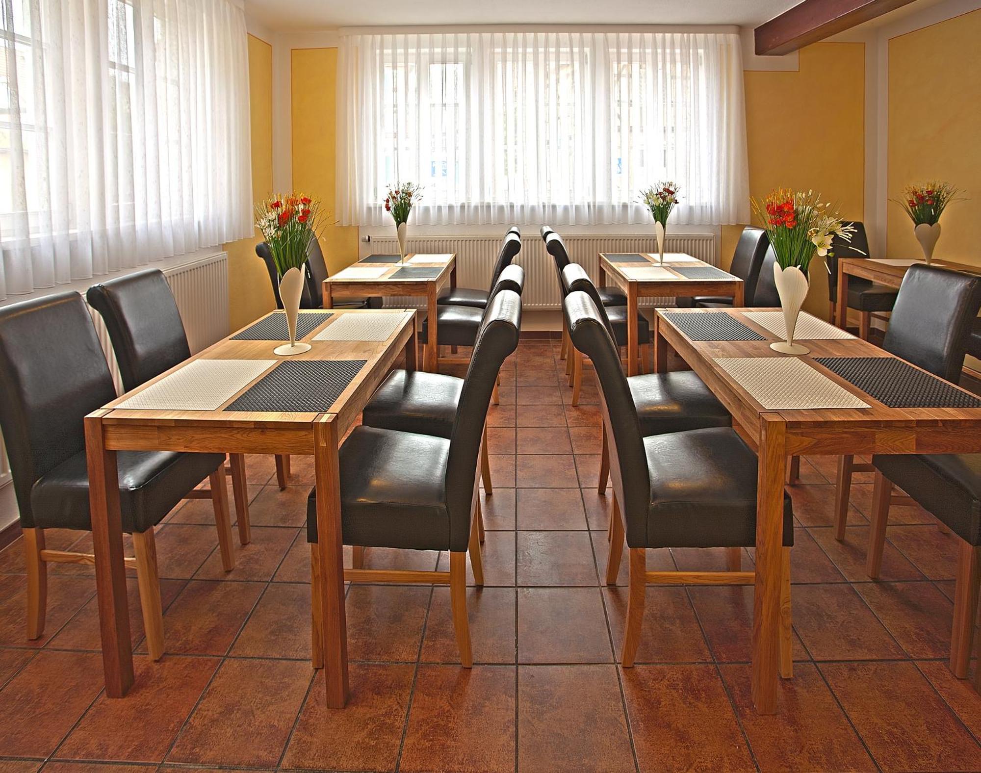 Hotel Garni Goldene Traube Bad Windsheim Extérieur photo