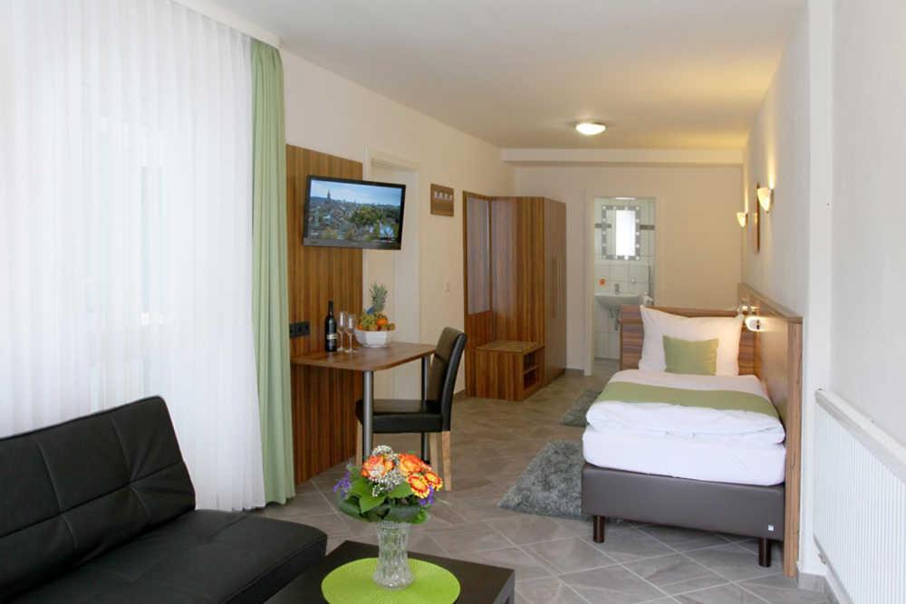 Hotel Garni Goldene Traube Bad Windsheim Extérieur photo