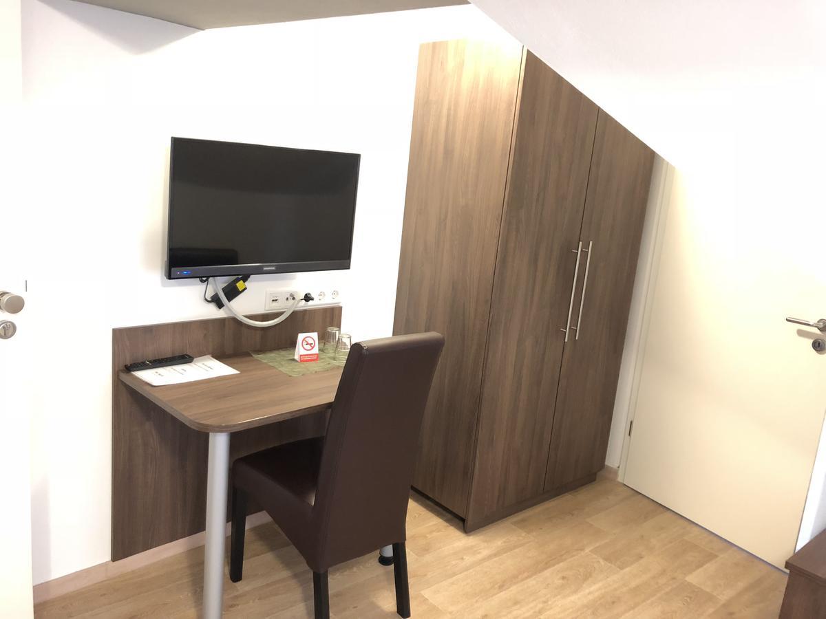 Hotel Garni Goldene Traube Bad Windsheim Extérieur photo