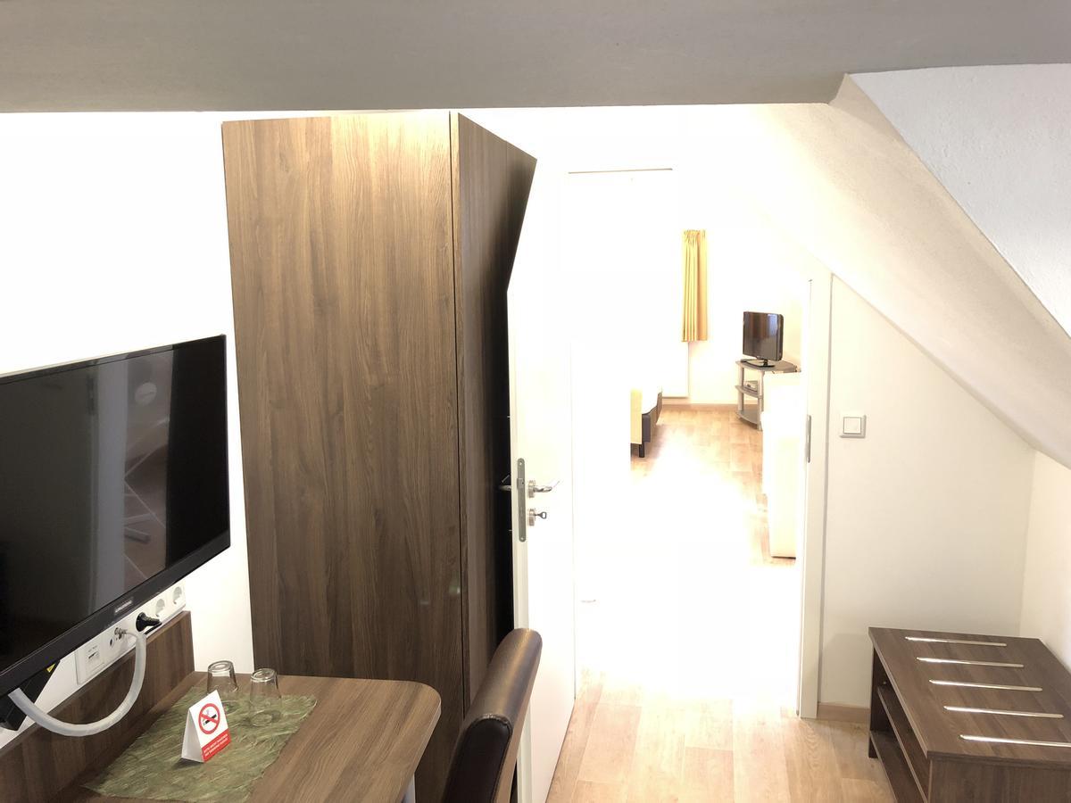 Hotel Garni Goldene Traube Bad Windsheim Extérieur photo