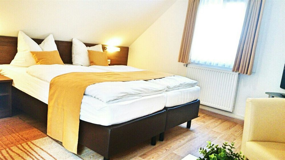 Hotel Garni Goldene Traube Bad Windsheim Extérieur photo