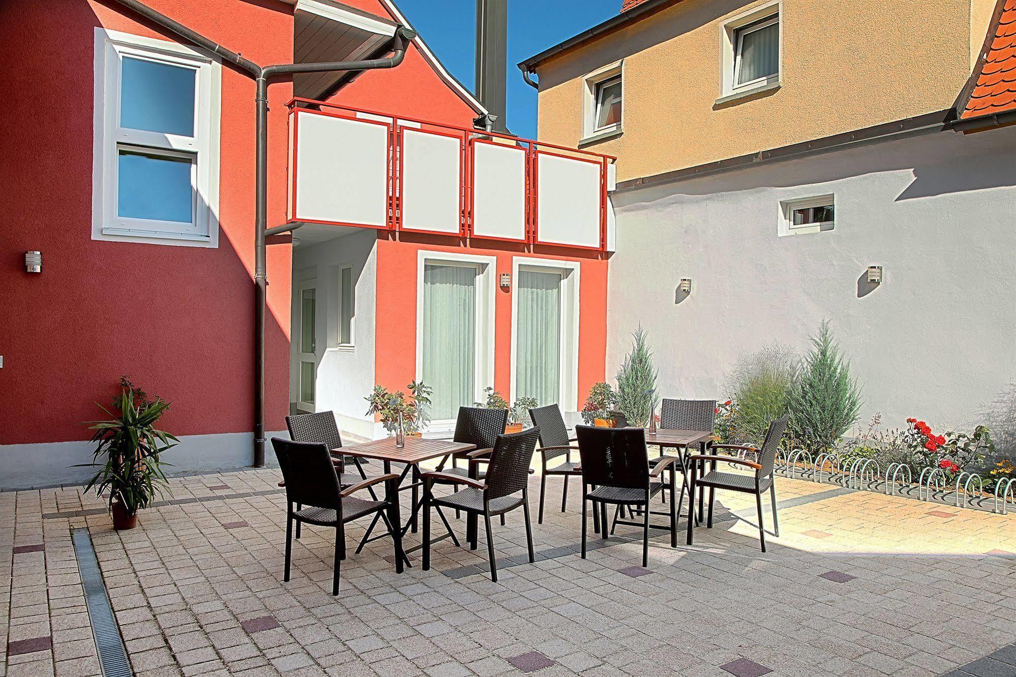 Hotel Garni Goldene Traube Bad Windsheim Extérieur photo