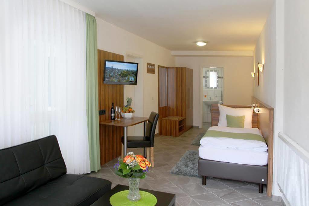 Hotel Garni Goldene Traube Bad Windsheim Extérieur photo